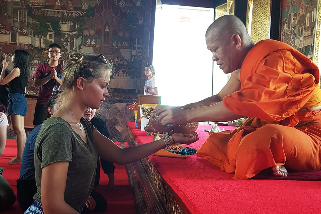 Thailand Temple — It’S Easy To Travel Responsibly