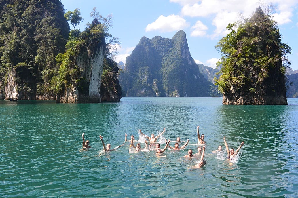 blog-group-in-water Blog group in water — 5 Reasons Why Group Travel is the Way to Go!