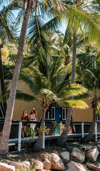 girls-tour-magnetic-island