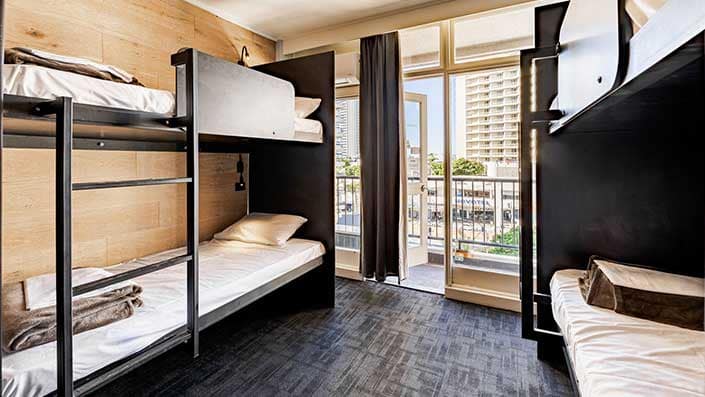 East-Coast-Australia-Where-we-Stay-Bunk-Surfers-Paradise